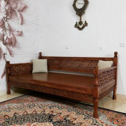 تخت سنتی باغی چوبی